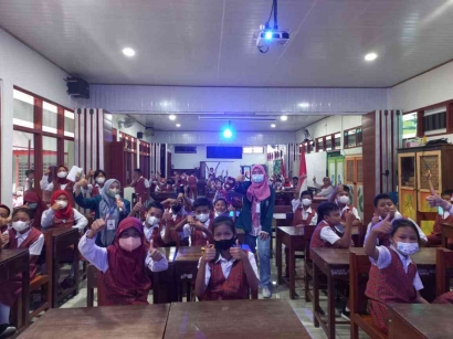 Mahasiswa KKN UNDIP Mengajak Anak SD Supaya Gemar Makan Ikan
