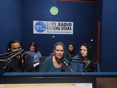 Rayakan HKAN 2022, Pendiri YP Sampaikan tentang Upaya Konservasi di Tanah Kayong Lewat Radio
