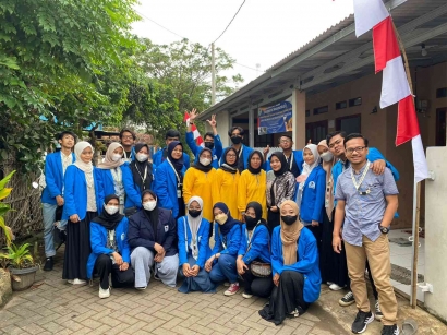 Partisipasi Mahasiswa UIN Jakarta dalam Bulan Imunisasi Anak Nasional (BIAN) di Desa Tanjakan