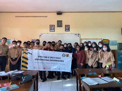 Cegah Penyalahgunaan Narkoba, Mahasiswa KKN Undip Lakukan Sosialisasi Bahaya Narkoba di SMAN 14 Semarang