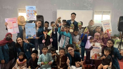 Mahasiswa KKN TIM II UNDIP Melakukan "Gerakan Pungut Sampah" di Kelurahan Banjardowo