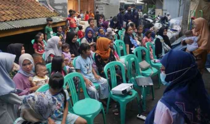 Tim KKN-T IPB Adakan Penyuluhan 8 Fungsi Keluarga di Kelurahan Pamoyanan