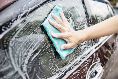 Anti Lecet, Begini Cara Mencuci Mobil yang Baik dan Benar
