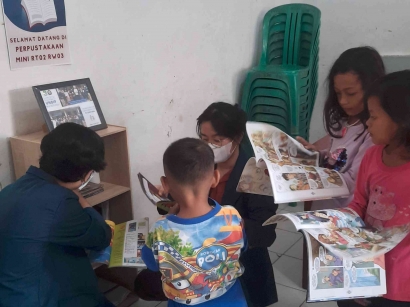 Meningkatkan Minat Baca, Mahasiswa KKN Undip Mendirikan Perpustakaan Mini di RT 02 RW 03 Kelurahan Pengasinan