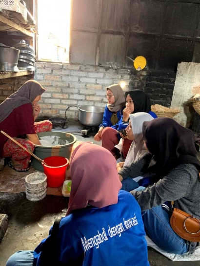 Merawat Kearifan Lokal Kuliner Legendaris "Jumbrek" Khas Desa Paciran
