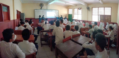 Cegah Narkoba di Kalangan Pelajar, Mahasiswa KKN UNDIP Gelar Sosialisasi di SMP PGRI 336 Pondok Betung