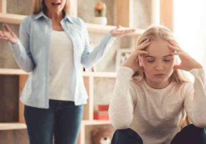 Ini 7 Bahaya bagi Anakmu Jika Kamu Menjadi Strict Parents!