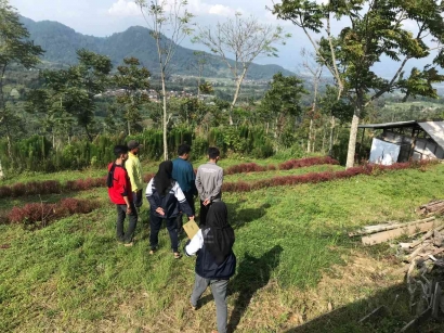 Tim KKN Undip Ikut Berperan dalam Pengembangan Tempat Wisata Mukti Si Guede Desa Kebonlegi