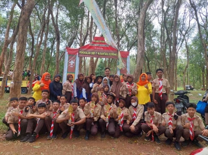 HUT ke-61 Pramuka SMP Islam Terpadu Nusantara Kembang Raih 5 Piala Kejuaraan