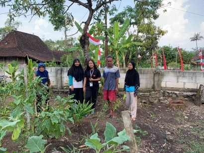 KKN-T Unisri Mengadakan Penanaman (TOGA) Di Desa Catur  Kecamatan Sambi Kabupaten Boyolali Jawa Tengah