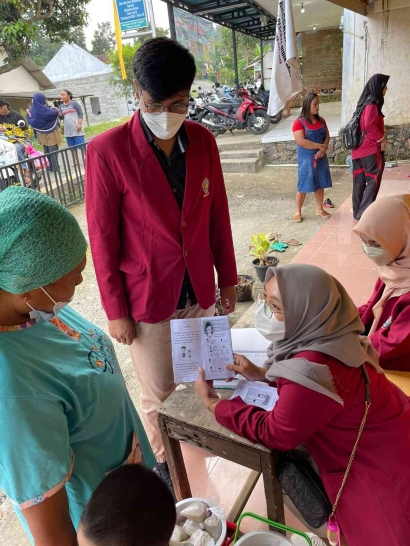 Mahasiswa KKN Jarak Universitas Muhammadiyah Surabaya Ikut Berpartisipasi Mencegah Stunting