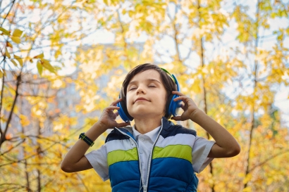 Pentingnya Mengemas Nasihat dalam Bentuk Lagu yang Disukai Anak-Anak