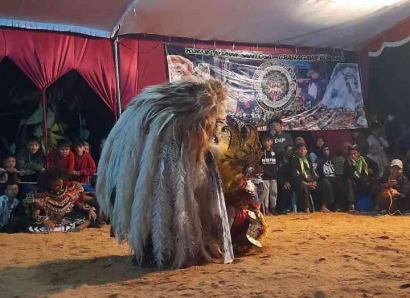 Bukti Kearifan Lokal Sumowono Tetap Terjaga, Mahasiswa KKN MMK 14 Saksikan Reog Turonggo Pancut Sari