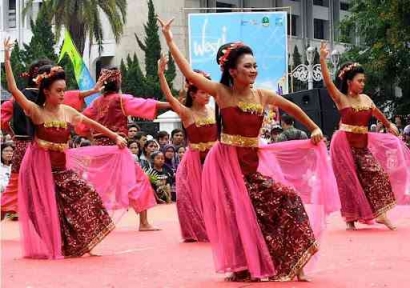 Ini 6 Keunikan Tari Jaipong yang Khas Budaya Jawa Barat!