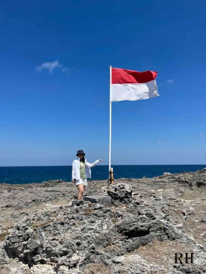 Pesona Keindahan Alam di Titik Nol Kilometer Selatan Indonesia