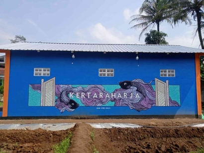 Karya Mural Mahasiswa KKN UNS Ikon Gudang Serba Guna Dusun Dukunan, Donorojo, Mertoyudan, Magelang