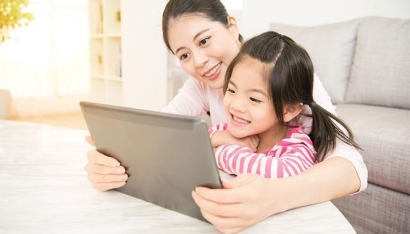 Strategi Penting, Digital Parenting di Era Modern
