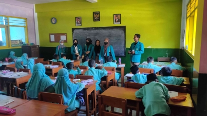 KSM Tematik UNISMA Melakukan Pemberdayaan Melalui Penyuluhan Kebersihan Lingkungan Sekolah