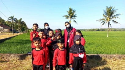 KKN-T MBKM Unisri Surakarta Melaksanakan Sosialisasi tentang Pengaruh Gadget terhadap Perkembangan Sosial Anak di Lapangan