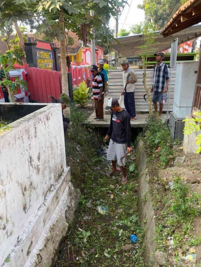 Balung Kidul Menuju Desa Mandiri Sampah bersama Mahasiswa KKN Kolaboratif 98