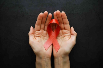 Risiko Tertular HIV/AIDS Bukan Berdasarkan Ciri-ciri HIV Tapi Terkait dengan Perilaku Seksual Berisiko