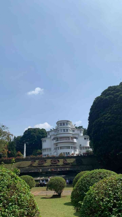 Mengenal Villa Isola Ikon Universitas Pendidikan Indonesia