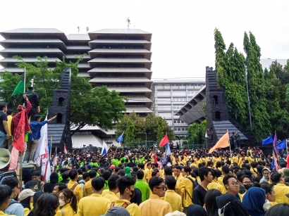 Gara gara Kenaikan BBM, Ribuan Mahasiswa Perguruan Tinggi Semarang Kembali Lakukan Aksi Demo