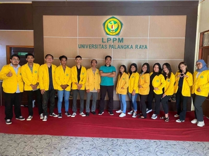 Mahasiswa KKN-T Mandiri UPR di Desa UPT Tanggul Harapan Mensosialisasikan tentang Budidaya Jamur Tiram