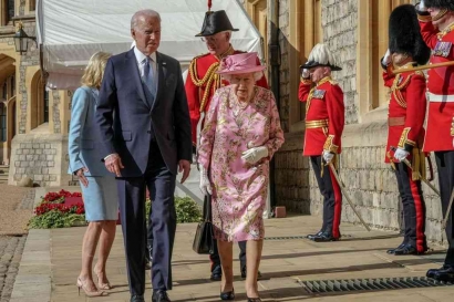 Hubungan Amerika Inggris Pasca Ratu Elizabeth II, Prisma Demokrasi, Dominasi