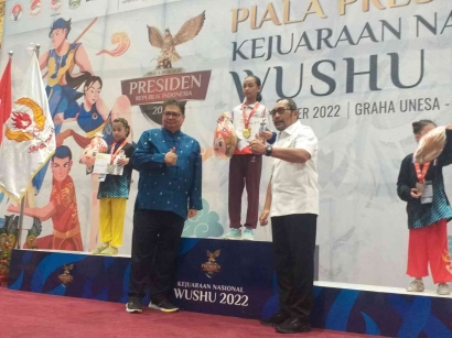 Airlangga Hartarto Beri Motivasi Atlet Wushu di Surabaya