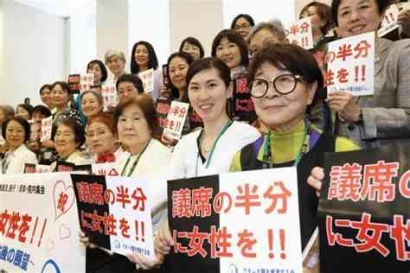 Womenomics: Strategi Mantan Perdana Menteri Shinzo Abe Mengatasi Kesenjangan Gender di Jepang
