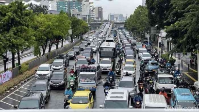 Penggunaan Kendaran Pribadi Menjadi Penyebab Utama Kemacetan di DKI Jakarta