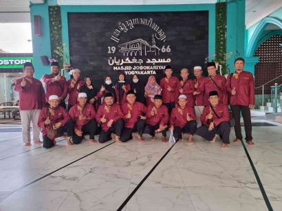 DKM Masjid Al-Muhajirin Dephan Pondok Rajeg-Cibinong Studi Banding ke Masjid Jogokaryan