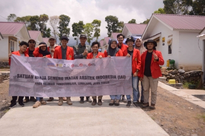 Program MBKM UNTAG Surabaya Bersama Satker Semeru IAI dalam Pendampingan Kelengkapan Interior Hunian Sementara di APG Semeru