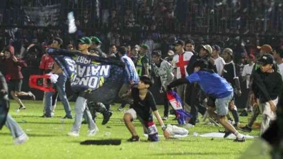 Tragedi Kanjuruhan Perlunya Evaluasi Besar untuk Sepak Bola Indonesia