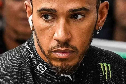 Denda US24.500 Tindik Hidung Membuat Lewis Hamilton Meradang
