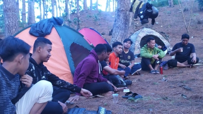 Penutupan Musyawarah Kerja Outdoor Santri, Zuhroni: Menjadi Teladan Dalam Hal Ibadah di Hutan Rombeng