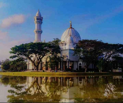 Menilik Senja diatas Masjid Safinatul Ulum UIN Raden Intan Lampung