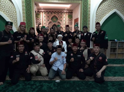 Jama'ah Pengajian dan Ormas Islam Bersilaturahmi ke Imam Besar Umat Islam Indonesia Habib Rizieq Syihab