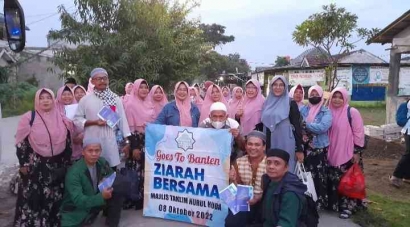 Ziarah Wisata Jamaah Masjid Nurul Huda, Goes to  Banten