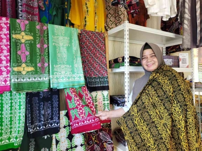 Lebih Dekat dengan Rusnawati, Sosok Wanita Inspiratif Penggagas Batik Khas Paser