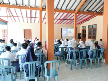 Belajar Kearifan Lokal dan Adat Istiadat, Desa Sruwen Bersama KKN Reguler Posko 43 Sambut SMAN 1 Tengaran