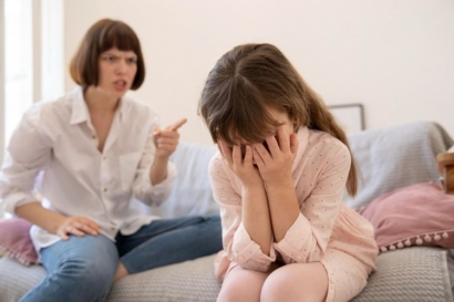 Caranya Orangtua Menjaga Kesehatan Mental Anak di Keluarga