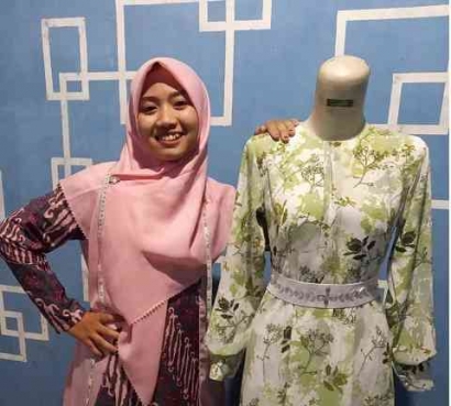 Berkah Zakat, Sari Penjual Kerupuk Seblak Kini Jadi Pebisnis Fesyen Muslim