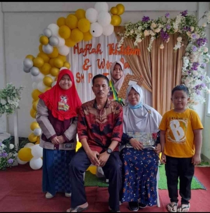 Yahini Rahim, SPd, Guru SMK Bengkulu, Lahir di Lubuk Langkap