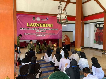 Pertemuan Rutin Sekolah Lansia Tangguh Bersama Dinas Kesehatan dan Mahasiswa KKNT UPN Veteran Jawa Timur