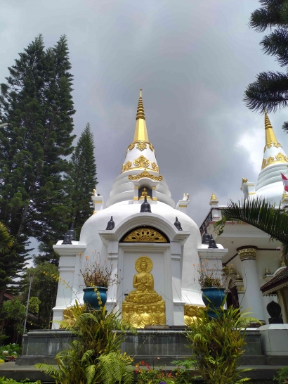 Vihara Vipassana Graha: Belajar Menghargai Setiap Perbedaan dengan Mengunjungi Tempat Ibadah Agama Budha