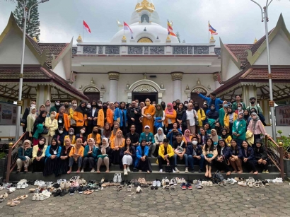 Kunjungan Mahasiswa PMM UPI ke Pusat Meditasi Vihara Vipassana Graha Tempat Umat Buddha Lembang, Bandung, Jawa Barat