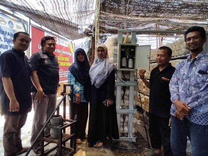 Bantu Petani Jamur Tiram, PKM Universitas Stikubank Semarang Gunakan Teknologi Tepat Guna Pengendali Suhu Kumbung