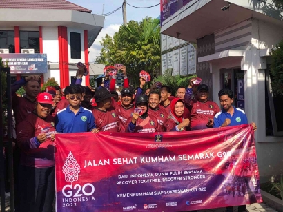 Glorifikasi G20, LPP Martapura Jalan Sehat dan Bagikan Stiker Semarak G20